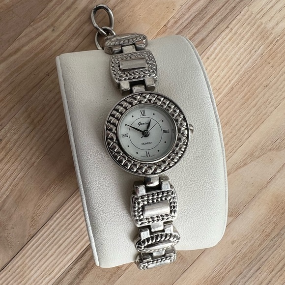 Geneva Ladies Watch Stainless Toggle Bracelet Round White Dial - Picture 4 of 11